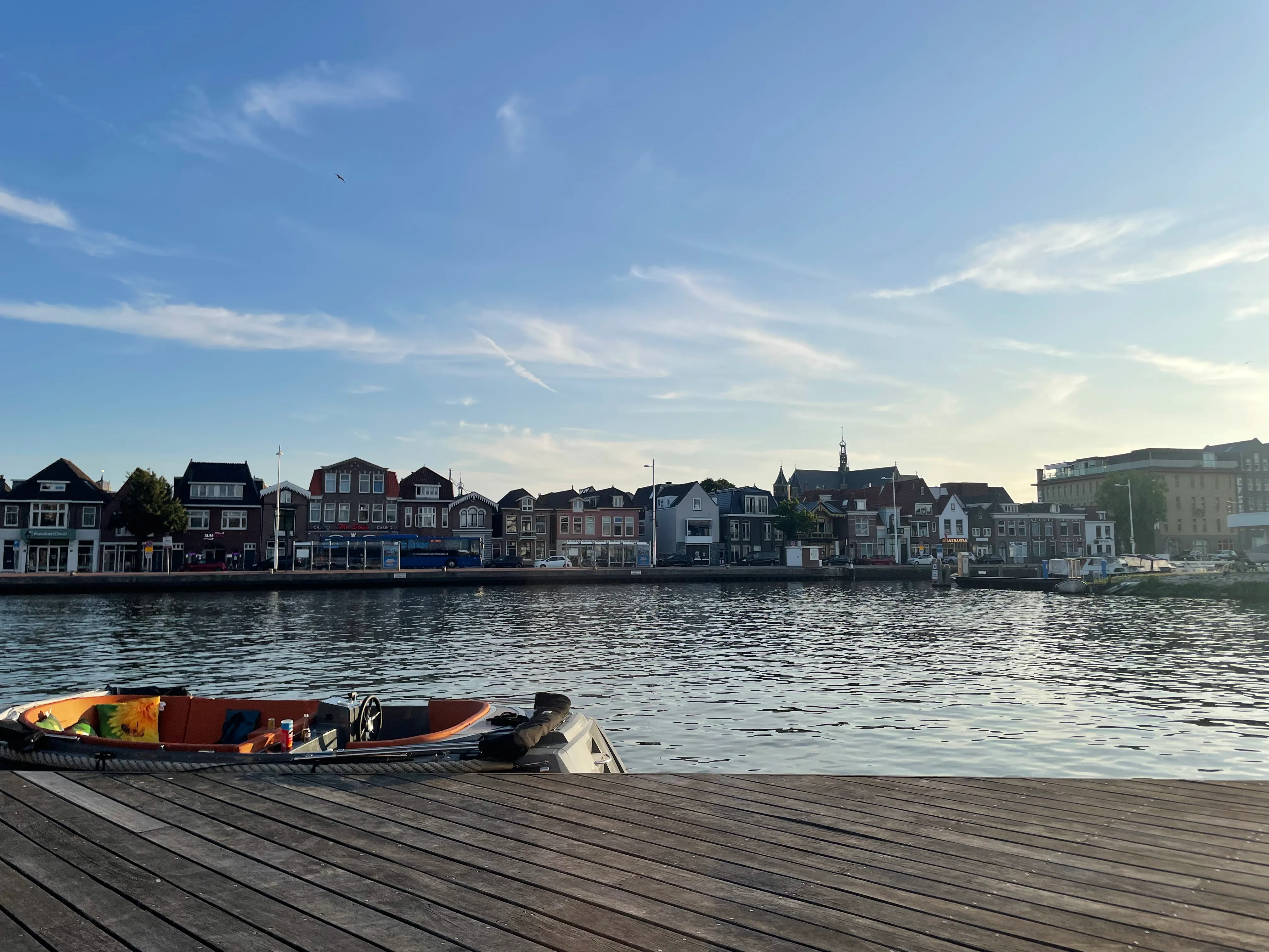 That wraps day one! Excited to get a body shape cut out with the correct dimensions already. I’m absolutely wiped, the hotel is too warm to sleep well in, and cycling back and forth to Heiloo is not something I’m used to, I use an ebike at home. Tot zo!