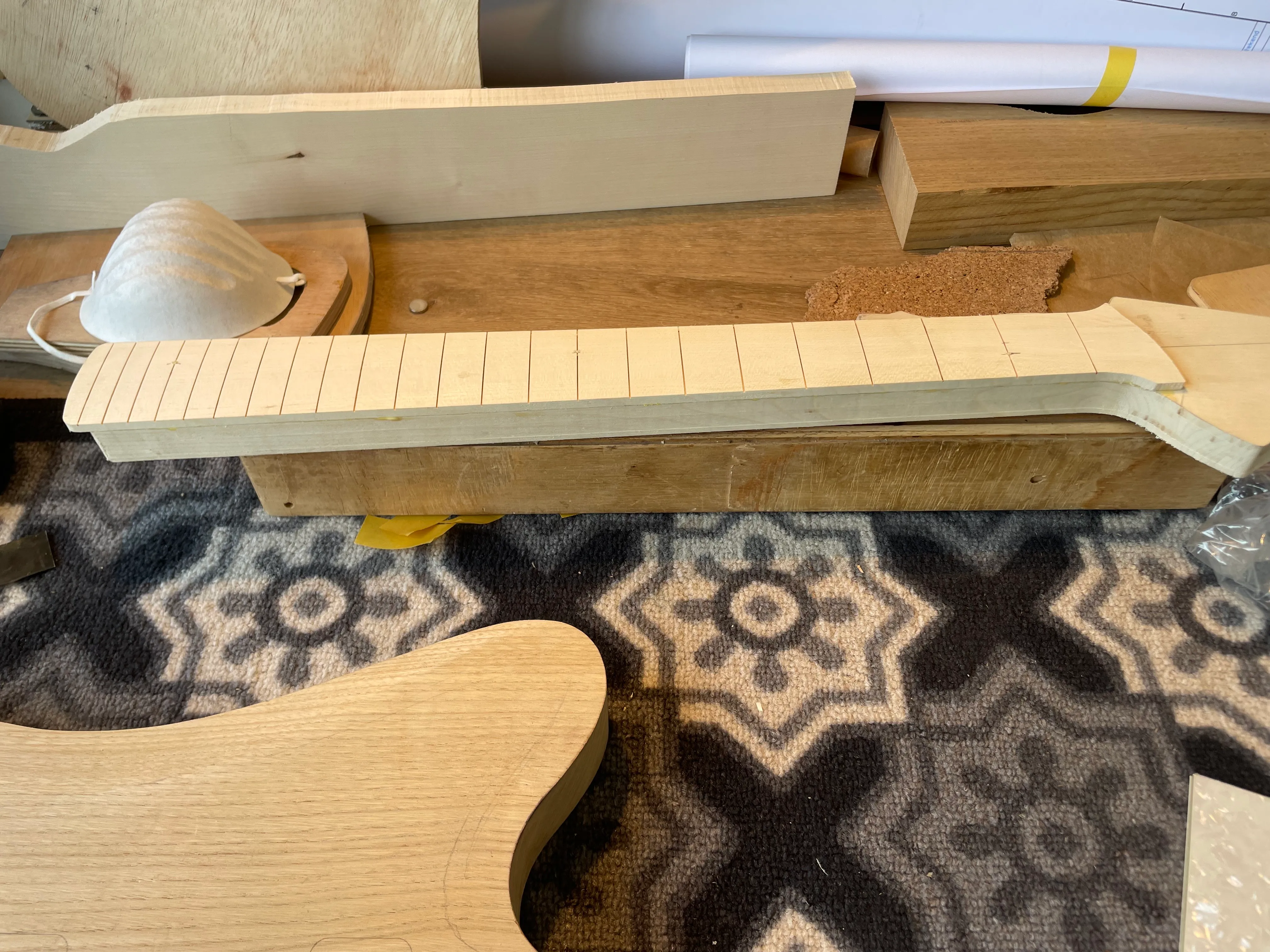 Only 1h for the glue to dry. Makes me nervous, I always do overnights!